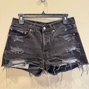 LEVI’S Distressed Black Denim Shorts